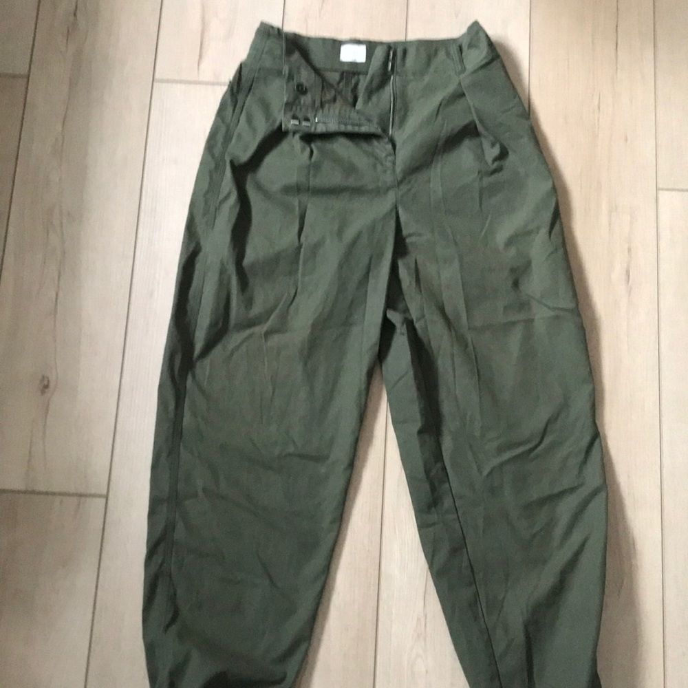 Aritzia Green Balloon style trouser- size 4-high waist